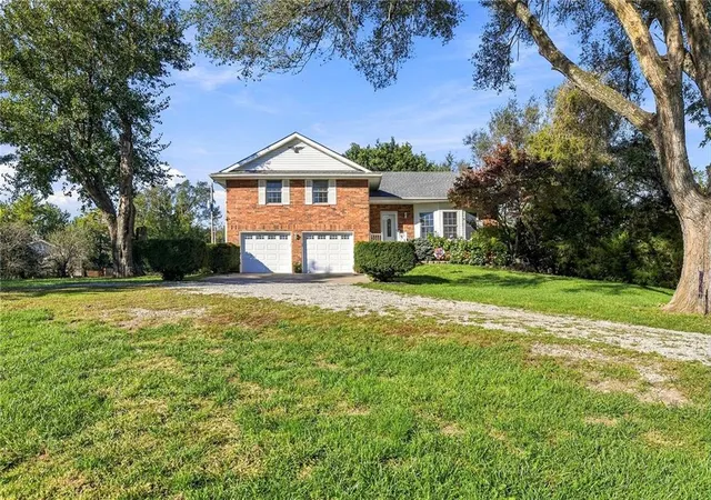 Photo 1 of Single family home for sale at 3050 Tonganoxie Rd, Leavenworth, KS 66048 | MLS# 2647792 | Listing updated on 2026-10-25
