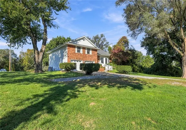 Photo 1 of Single family home for sale at 3050 Tonganoxie Rd, Leavenworth, KS 66048 | MLS# 2647792 | Listing updated on 2026-10-25