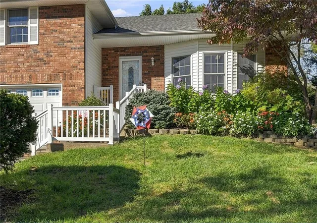 Photo 2 of Single family home for sale at 3050 Tonganoxie Rd, Leavenworth, KS 66048 | MLS# 2647792 | Listing updated on 2026-10-25