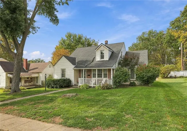 Photo 1 of Single family home for sale at 24 Fairview Ave, Liberty, MO 64068 | MLS# 2647796 | Listing updated on 2026-10-29