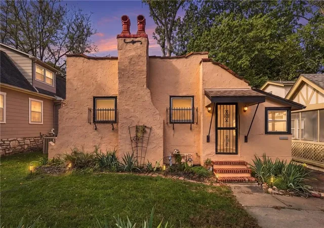 Photo 1 of Single family home for sale at 7314 Main St, Kansas City, MO 64114 | MLS# 2647803 | Listing updated on 2026-10-22