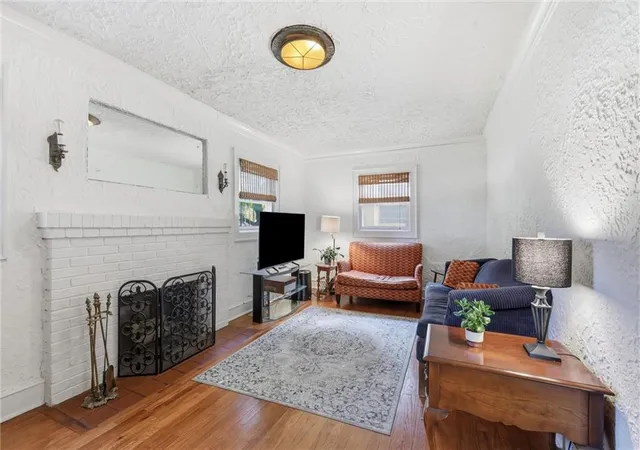 Photo 3 of Single family home for sale at 7314 Main St, Kansas City, MO 64114 | MLS# 2647803 | Listing updated on 2026-10-22