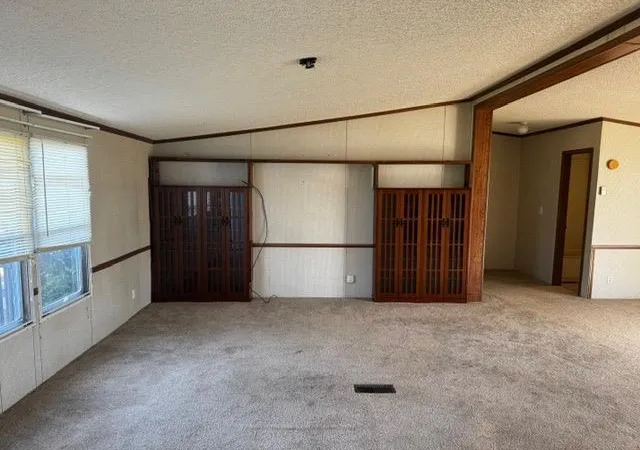 Photo 3 of Sale Pending at 23067 Kiowa Rd, Parsons, KS 67342 | MLS# 2647809 | Listing updated on 2026-10-20