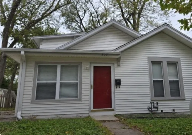 Single family home for sale at 100 S Willis Ave, Independence, MO 64050 | MLS# 2647810