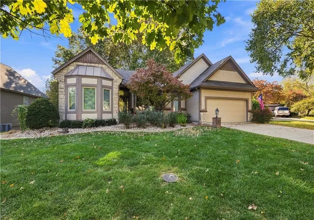 Single family home for sale at 6927 W 130th Street, Leawood, KS 66209 | MLS# 2647812