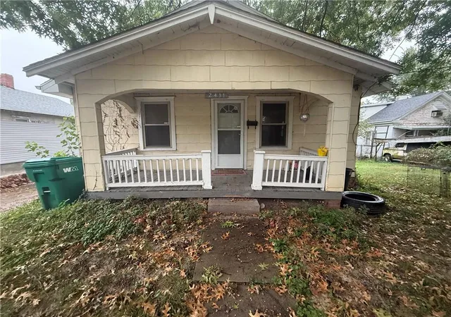 Photo 1 of Sale Pending at 2411 South 28th St, Saint Joseph, MO 64503 | MLS# 2647814 | Listing updated on 2026-10-20