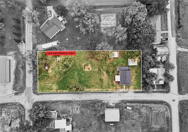 Photo 2 of Sale Pending at 1010 West 14th St, Trenton, MO 64683 | MLS# 2647830 | Listing updated on 2026-10-28
