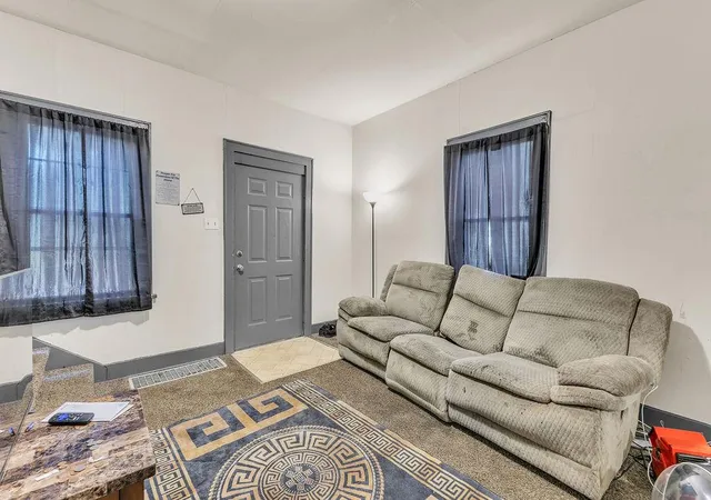 Photo 4 of House for sale at 1014 Patee St, Saint Joseph, MO 64501 | MLS# 2647839 | Listing updated on 2026-10-23