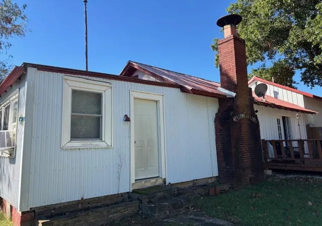 Photo 3 of Single family home for sale at 274 Lakeview Rd, Toronto, KS 66777 | MLS# 2647847 | Listing updated on 2026-10-20