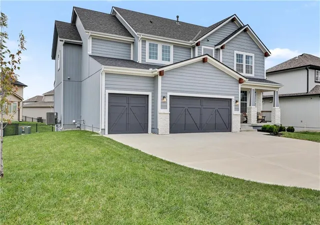Photo 3 of Single family home for sale at 5837 Belmont Dr, Shawnee, KS 66226 | MLS# 2647858 | Listing updated on 2026-10-23