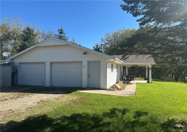 Photo 2 of Sale Pending at 7618 Locust Dr, Meriden, KS 66512 | MLS# 2647862 | Listing updated on 2026-10-26