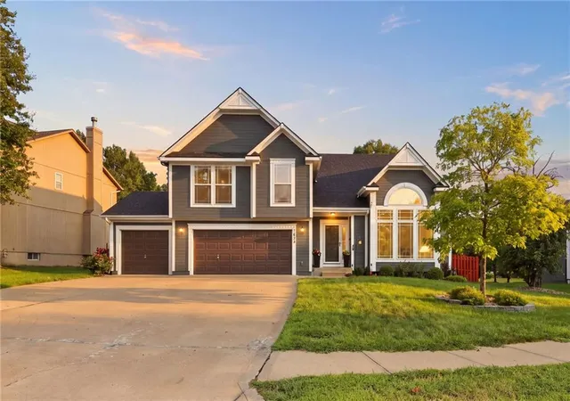 Photo 2 of Single family home for sale at 5343 Kenton St, Shawnee, KS 66226 | MLS# 2647863 | Listing updated on 2026-10-22