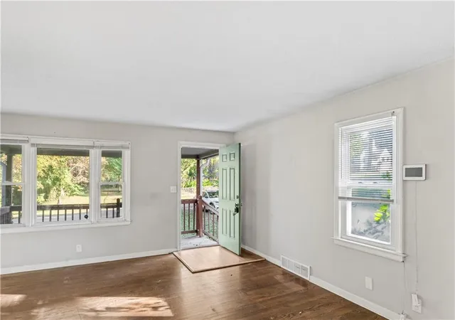 Photo 3 of Single family home for sale at 5503 Ne 49th Street, Kansas City, MO 64119 | MLS# 2647864 | Listing updated on 2026-10-20
