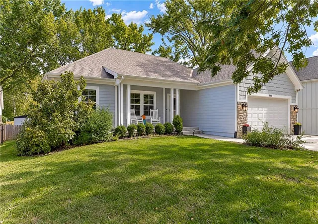 Photo 1 of Single family home for sale at 8513 Constance St, Lenexa, KS 66215 | MLS# 2647874 | Listing updated on 2026-10-29