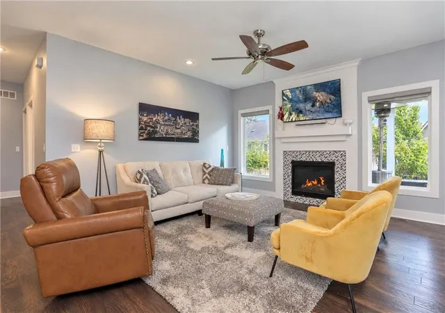 Photo 3 of Single family home for sale at 8513 Constance St, Lenexa, KS 66215 | MLS# 2647874 | Listing updated on 2026-10-29