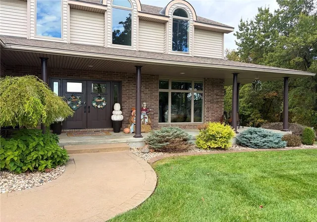 Photo 2 of Single family home for sale at 126 SE 201st Road, Warrensburg, MO 64093 | MLS# 2647883 | Listing updated on 2026-10-20