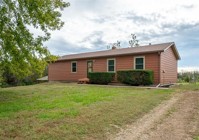 Photo 1 of Single family home for sale at 10879 90th Street, Oskaloosa, KS 66066 | MLS# 2647884 | Listing updated on 2026-10-21