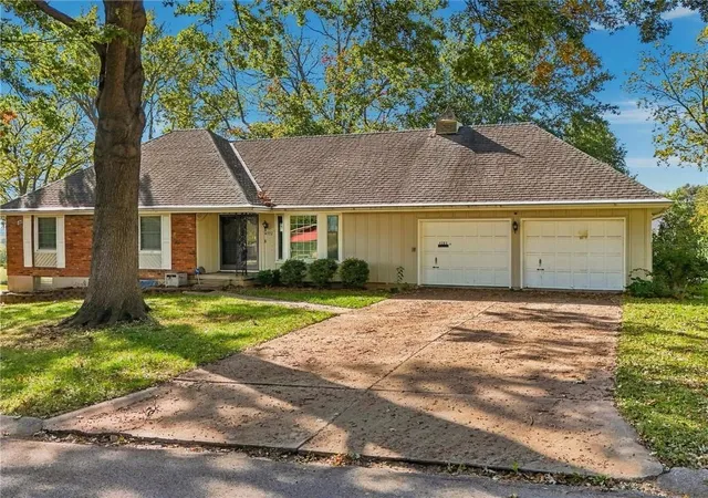Photo 1 of Single family home for sale at 4722 Hedges Ave, Kansas City, MO 64133 | MLS# 2647885 | Listing updated on 2026-10-24