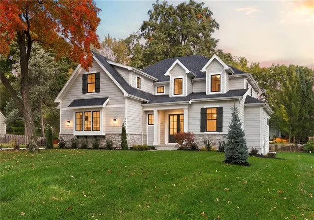 Single family home for sale at 2914 W 94th Terrace, Leawood, KS 66206 | MLS# 2647887