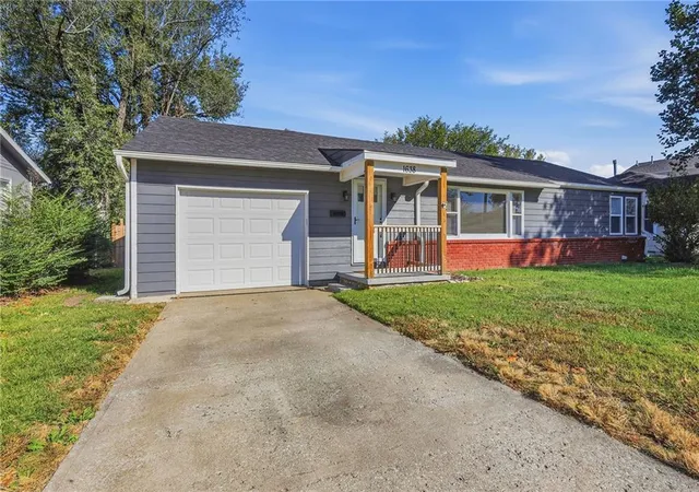 Photo 1 of Single family home for sale at 1638 Main St, Osawatomie, KS 66064 | MLS# 2647891 | Listing updated on 2026-10-24