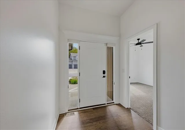 Photo 3 of Single family home for sale at 800 Nw Hickory Ridge Dr, Grain Valley, MO 64029 | MLS# 2647894 | Listing updated on 2026-10-22