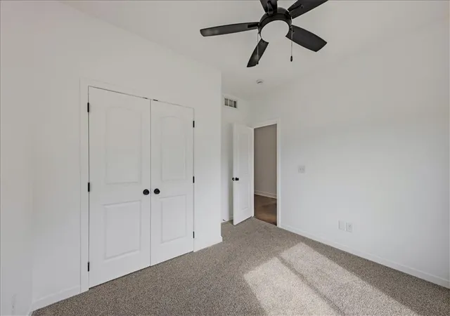 Photo 4 of Single family home for sale at 800 NW Hickory Ridge Dr, Grain Valley, MO 64029 | MLS# 2647894 | Listing updated on 2026-10-22