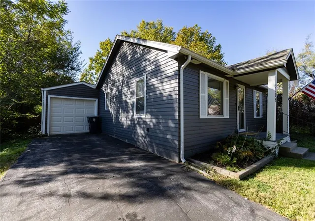 Photo 1 of Sale Pending at 5305 Ne 45th Terrace, Kansas City, MO 64117 | MLS# 2647896 | Listing updated on 2026-10-24