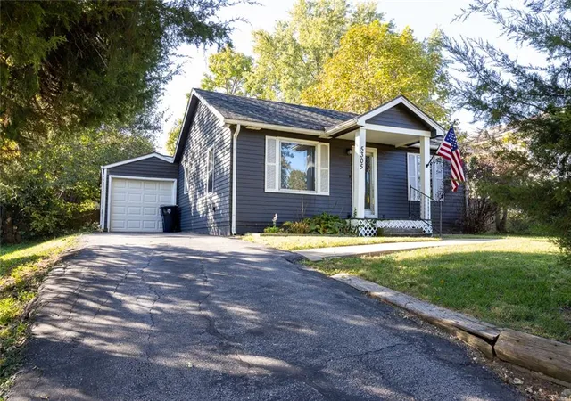 Photo 2 of Sale Pending at 5305 NE 45th Terrace, Kansas City, MO 64117 | MLS# 2647896 | Listing updated on 2026-10-24