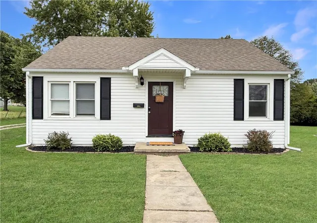 Photo 1 of Single family home for sale at 2001 N Lipper St, Higginsville, MO 64037 | MLS# 2647904 | Listing updated on 2026-10-20