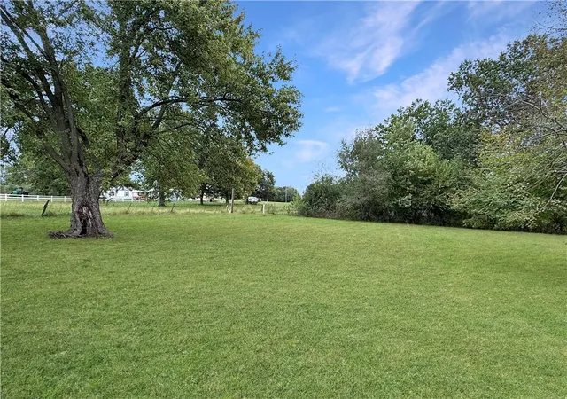 Photo 3 of Single family home for sale at 2001 N Lipper St, Higginsville, MO 64037 | MLS# 2647904 | Listing updated on 2026-10-20