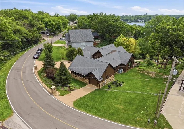 Photo 2 of Mansion for sale at 43 L St, Lake Lotawana, MO 64086 | MLS# 2647905 | Listing updated on 2026-10-21