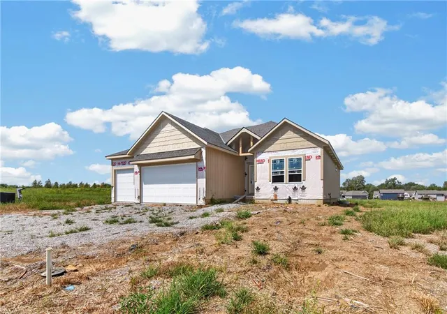 Photo 1 of Single family home for sale at 11110 E 209th Street, Peculiar, MO 64078 | MLS# 2647914 | Listing updated on 2026-10-20