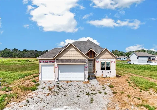 Photo 3 of Single family home for sale at 11110 E 209th Street, Peculiar, MO 64078 | MLS# 2647914 | Listing updated on 2026-10-20