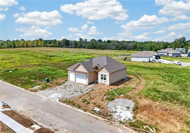 Photo 3 of Single family home for sale at 11110 E 209th Street, Peculiar, MO 64078 | MLS# 2647914 | Listing updated on 2026-10-20