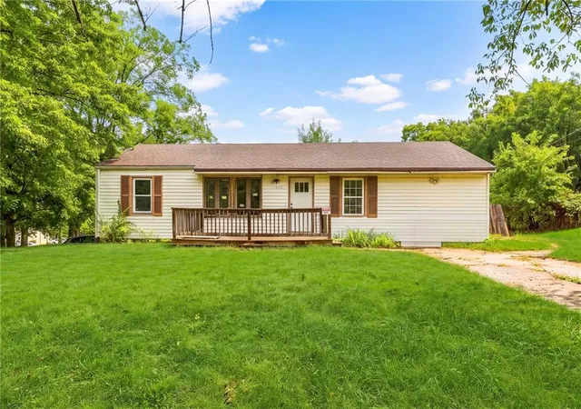 Photo 2 of Single family home for sale at 10013 Bellaire Ave, Kansas City, MO 64134 | MLS# 2647915 | Listing updated on 2026-10-20