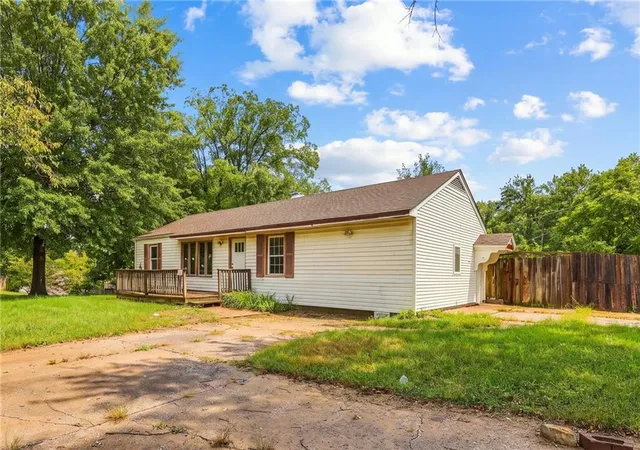 Photo 3 of Single family home for sale at 10013 Bellaire Ave, Kansas City, MO 64134 | MLS# 2647915 | Listing updated on 2026-10-20