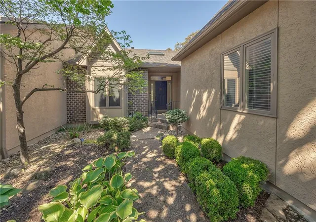 Photo 3 of Single family home for sale at 12452 Linden St, Leawood, KS 66209 | MLS# 2647919 | Listing updated on 2026-10-23
