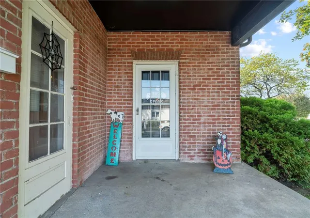 Photo 2 of Single family home for sale at 429 S 8th Street, Atchison, KS 66002 | MLS# 2647920 | Listing updated on 2026-10-27