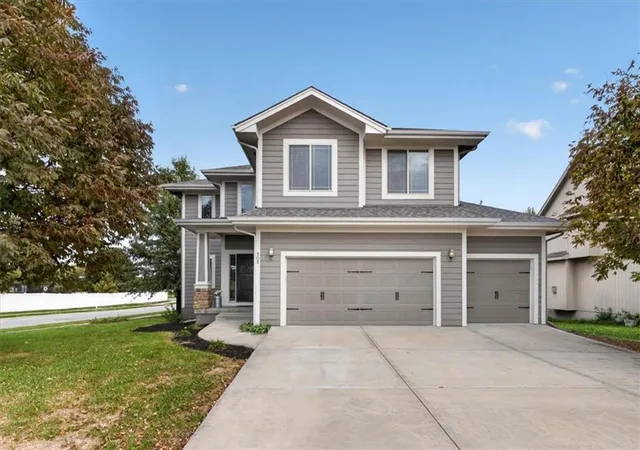 Photo 1 of Single family home for sale at 505 Sw Webster Dr, Blue Springs, MO 64014 | MLS# 2647922 | Listing updated on 2026-10-22