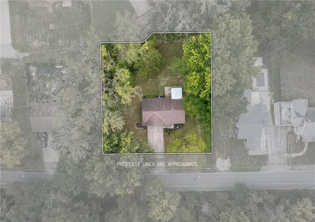 Photo 3 of Single family home for sale at 2615 Karnes Rd, Saint Joseph, MO 64505 | MLS# 2647928 | Listing updated on 2026-10-20