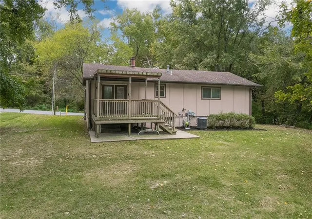 Photo 4 of Single family home for sale at 2615 Karnes Rd, Saint Joseph, MO 64505 | MLS# 2647928 | Listing updated on 2026-10-20