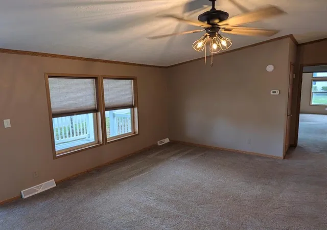Photo 4 of Single family home for sale at 846 NE White Oaks Ln, Oak Grove, MO 64075 | MLS# 2647929 | Listing updated on 2026-10-20