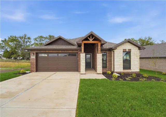 Single family home for sale at 18450 W 195th Street, Spring Hill, KS 66083 | MLS# 2647930