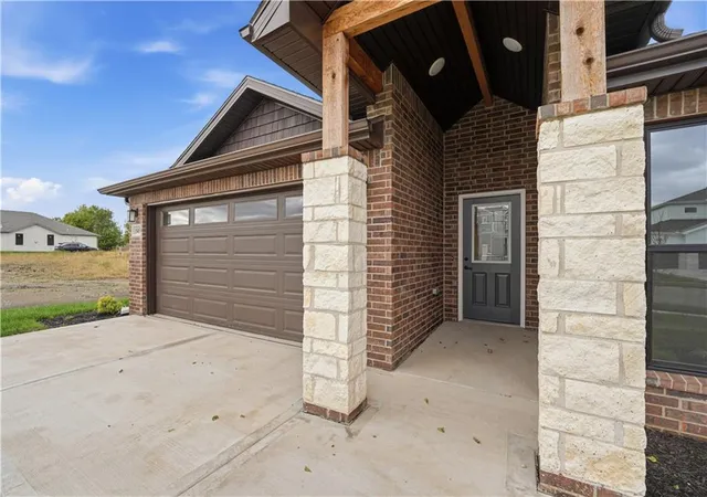 Photo 2 of Single family home for sale at 18450 W 195th Street, Spring Hill, KS 66083 | MLS# 2647930 | Listing updated on 2026-10-22