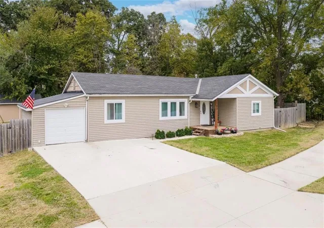 Photo 3 of Single family home for sale at 102 W Kansas Ave, Lansing, KS 66043 | MLS# 2647936 | Listing updated on 2026-10-23