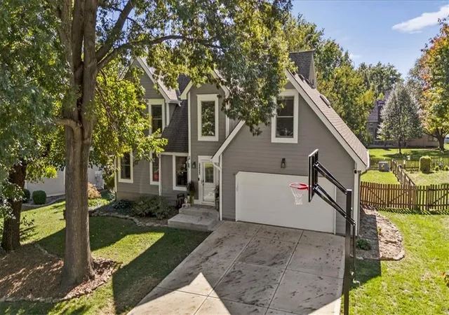Photo 3 of Single family home for sale at 13415 W 105th Terrace, Lenexa, KS 66215 | MLS# 2647938 | Listing updated on 2026-10-23