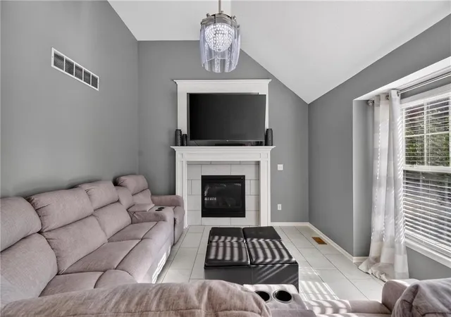Photo 4 of Single family home for sale at 309 Shenandoah Dr, Raymore, MO 64083 | MLS# 2647941 | Listing updated on 2026-10-28