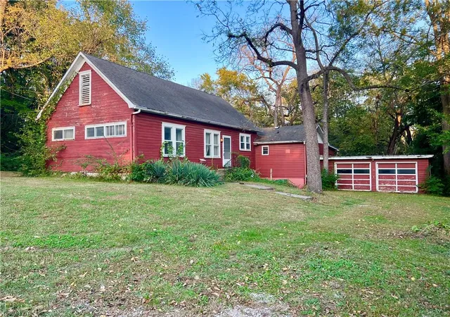 Photo 1 of Single family home for sale at 527 Sheidley St, Bonner Springs, KS 66012 | MLS# 2647947 | Listing updated on 2026-10-22