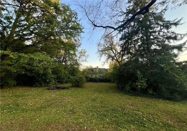 Photo 3 of Single family home for sale at 527 Sheidley St, Bonner Springs, KS 66012 | MLS# 2647947 | Listing updated on 2026-10-22