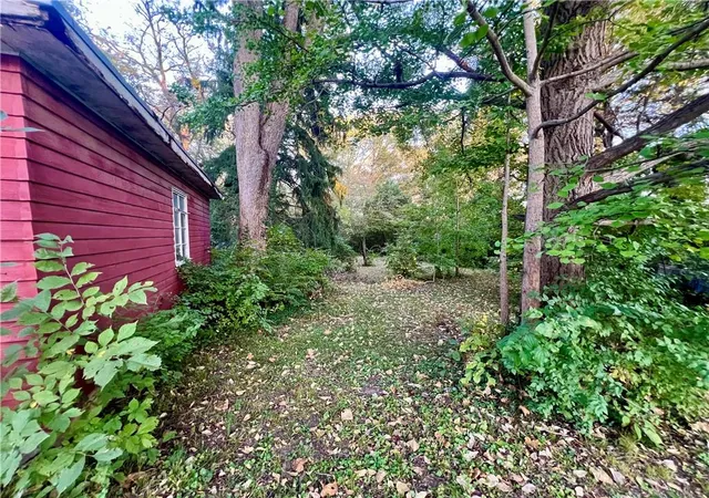 Photo 4 of Single family home for sale at 527 Sheidley St, Bonner Springs, KS 66012 | MLS# 2647947 | Listing updated on 2026-10-22